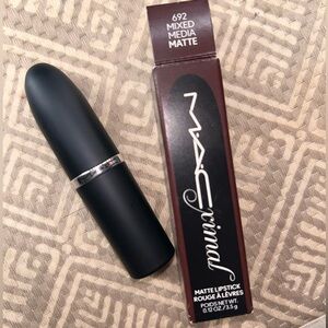 💄💋 BRAND NEW MAC BROWN LIPSTICK WITH BOX